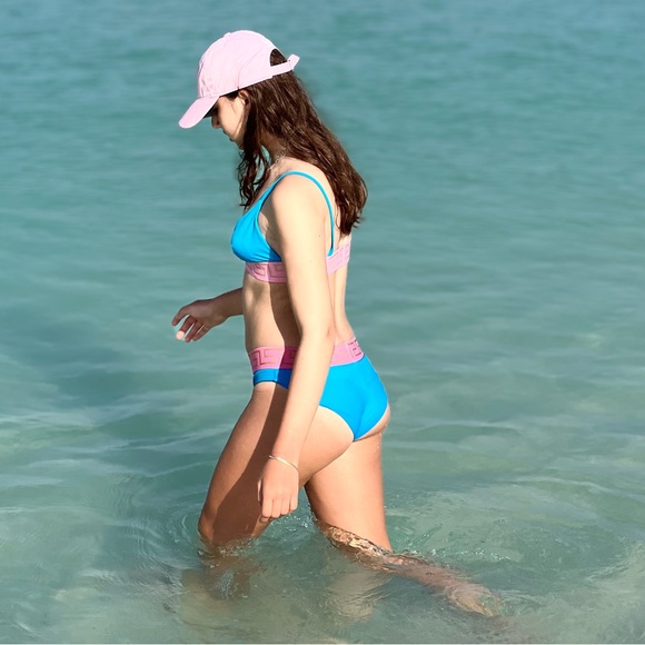 Versace
Versace Greca-Pattern Printed Bikini Top and bottom - Picture 7 of 8